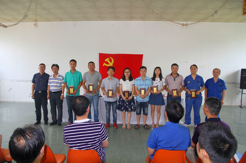 集團各級黨組織多種形式慶祝建黨96周年