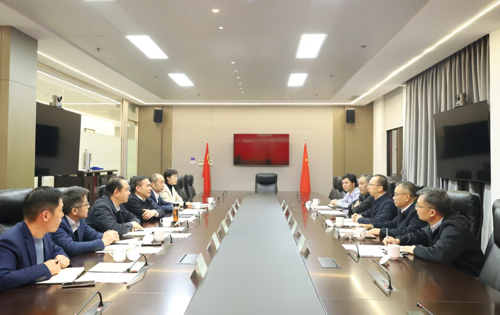 國家開發銀行浙江省分行楊志明一行到訪省二輕集團