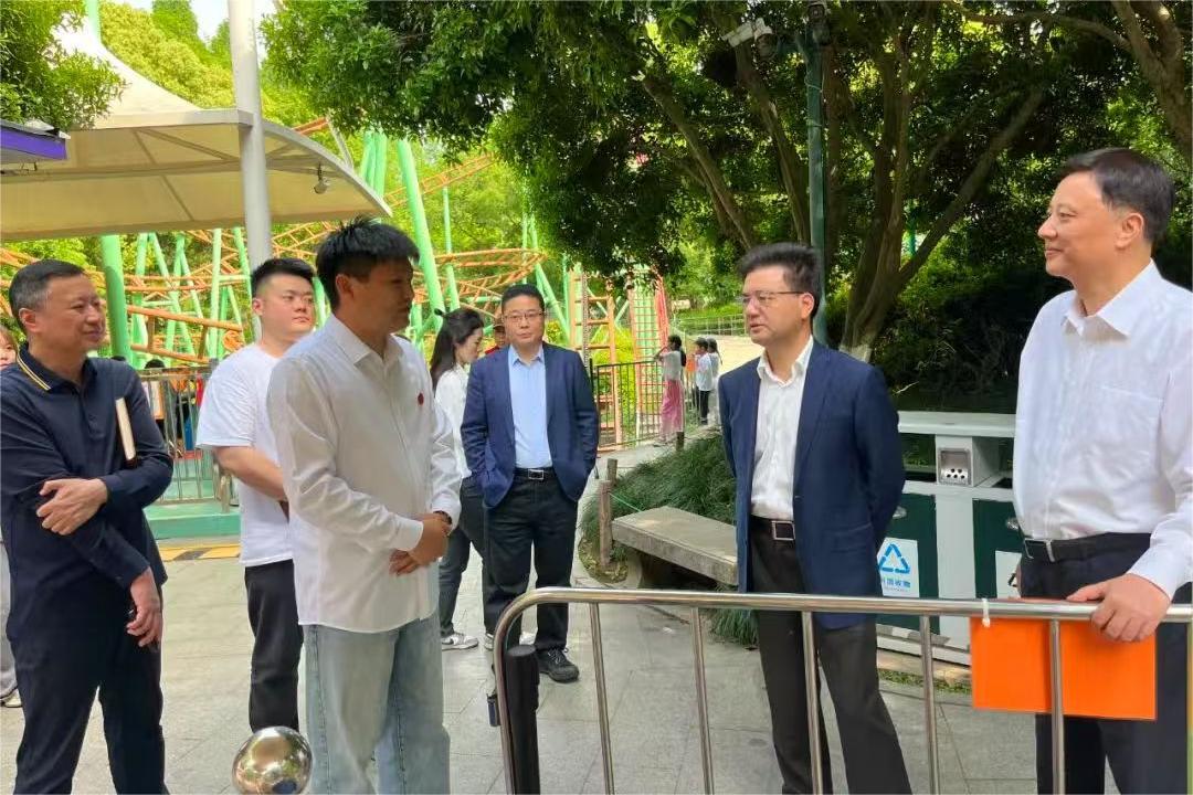 省國資委副主任董正泉一行赴杭州動物園、少兒公園開展節(jié)前安全生產檢查